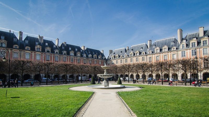 Le Marais Neighborhood
