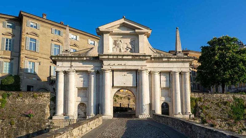 Porta San Giacomo