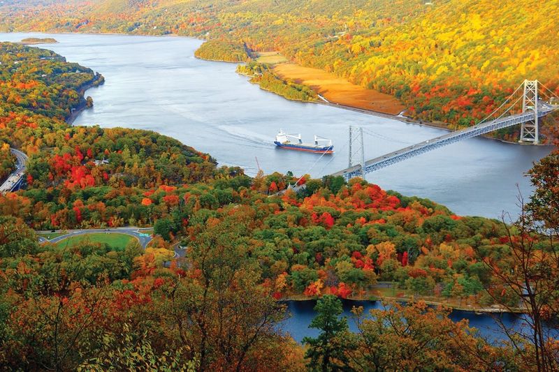 Bear Mountain Loop Trail