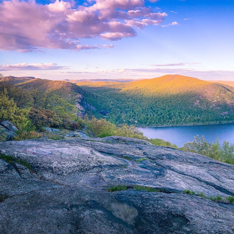 Storm King Mountain Trail