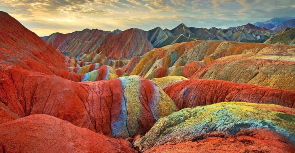 15 Mind-Blowing Places on Earth That Look Too Unreal to Be True