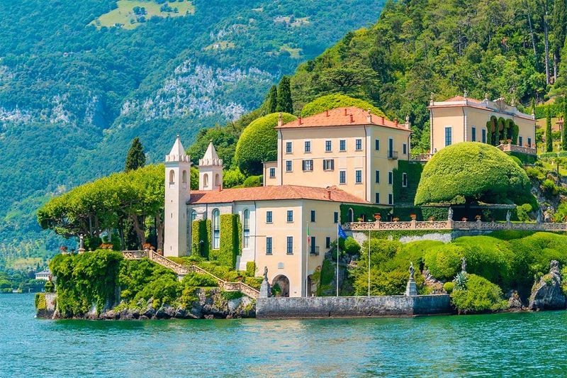 Lake Como's Serene Elegance